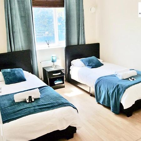 2 Bedroom Apartment At Dagenham , Adonai Serviced Accommodation, Free Wifi And Parking المظهر الخارجي الصورة